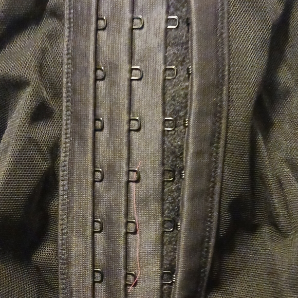 Never worn Victoria Secret corset size 36D - Picture 10 of 12